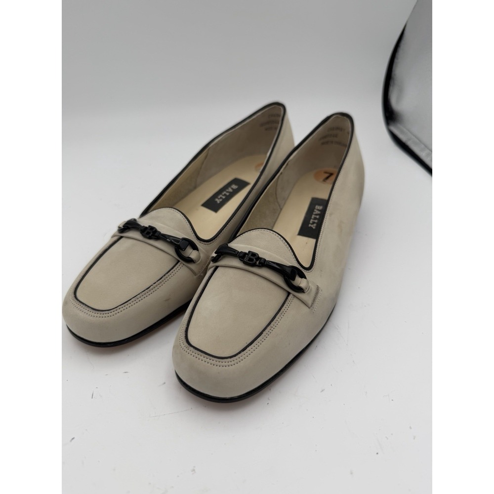 Bally Charmay Loafers Women's Size 7M Cream Suede Horsebit Made England. 1746